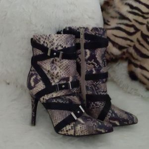 NWOT GUESS snakeskin strappy boots